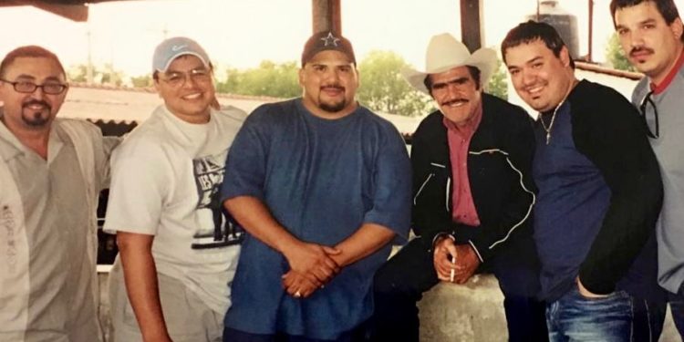 Intocable estrena su nuevo tema «SI ME DUELE, QUE DUELA»