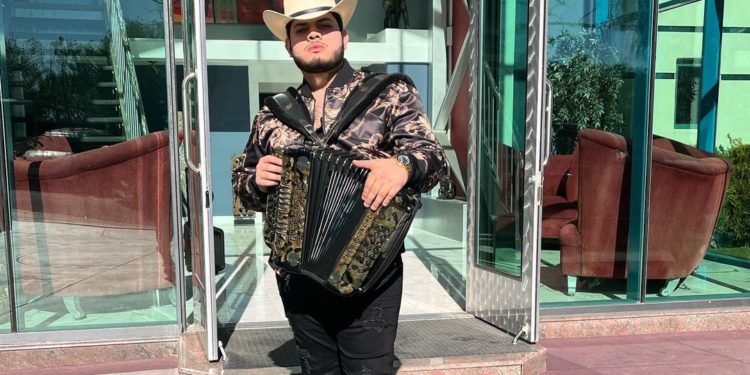 El cantautor Miguel González estreno su nuevo sencillo «EL FLACO»