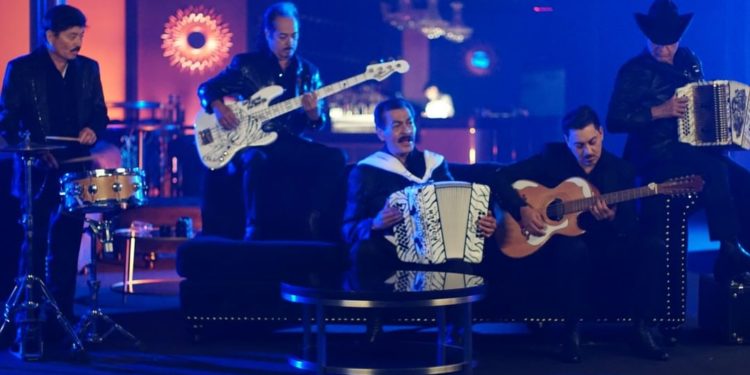 Los Tigres del Norte nos dan un adelanto de su próximo sencillo