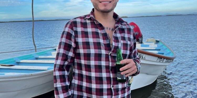 Lenin Ramirez estrena su sencillo «SE ACABO»