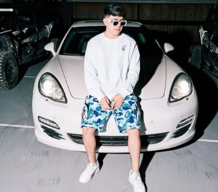 El cantautor Oscar Maydon estrenó su nuevo sencillo «BYE»