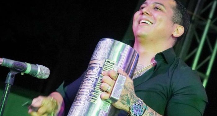 Edwin Luna y La Trakalosa de Monterrey  estrenan «NO SE LO DESEO A NADIE»