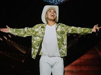 El divertido momento que se vivio de la caída Jhonny Caz