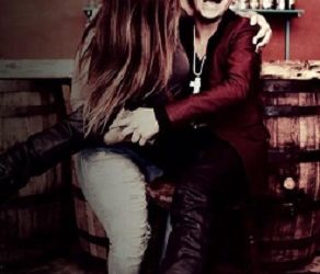 Christian Nodal Informa de la situación de Cristy Nodal su mamá