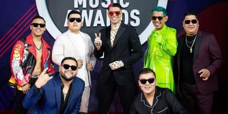 Grupo Firme pide disculpas a los Latin American Music Awards por su error