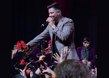Luis Coronel estreno su nueva versión de «DENTRO DE MIS OJOS»