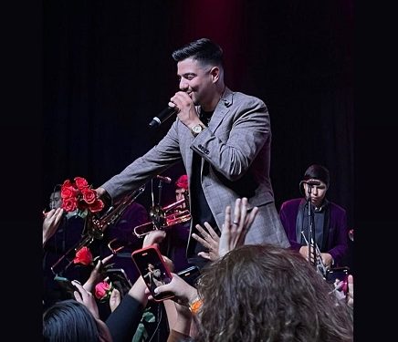 Luis Coronel estreno su nueva versión de «DENTRO DE MIS OJOS»
