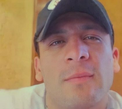 La pequeña camioneta de Juguete del Gallo de Oro