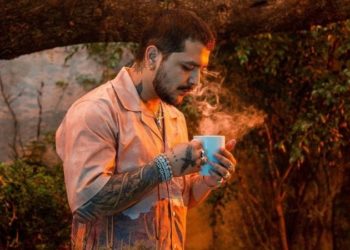 Christian Nodal besa en presentación a Carolina Ross en Metepec