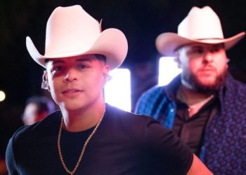 Grupo Firme & El Fantasma se convirtieron en tendencia»Fuera de Servicio»