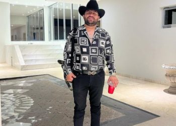 Victor Cibrian x Fuerza Regida x Luis R Conriquez x La Decima Banda estrenaron «EN EL RADIO UN COCHINERO REMIX»