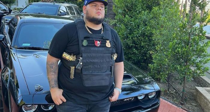 Victor Cibrian y Bajo Perfil Estrenan «PRESUMO LO QUE TENGO»