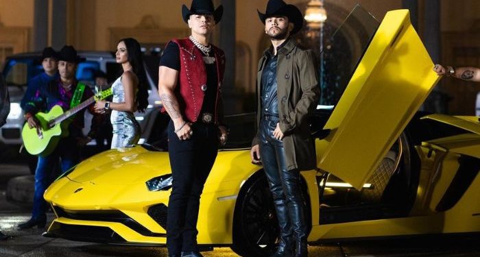 Grupo Firme y La Ventaja estrenaron «A mi modo»