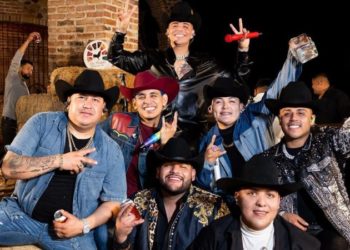 Grupo Firme estrenó su nuevo álbum “Puras pa’ pistear“.