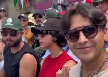 Ángela Aguilar y Christian Nodal, juntos en el desfile militar por el aniversario de Independencia
