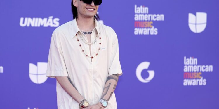 Peso Pluma Brilla con Nominaciones en los Latin Grammy 2024