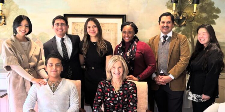 Christian Nodal Brilla en Harvard: Un Reconocimiento a su Impacto Cultural