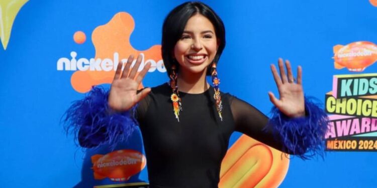 Ángela Aguilar y Christian Nodal Viven Momentos Incomodos en Premios Públicos: Entre Abucheos y Gritos de Apoyo a Cazzu