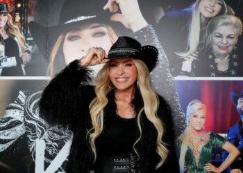 Yuri conquista el Regional Mexicano con «Yuri y sus Amigos del Regional Mexicano»