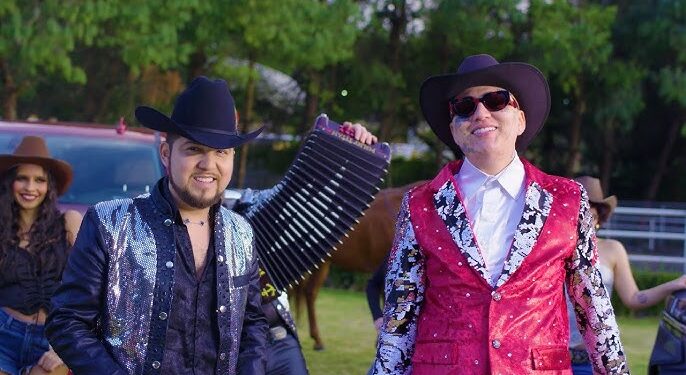 Dani Flow y Los Titanes de Durango sorprenden con su fusión en el regional mexicano