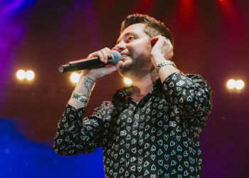 El cantante Memo Garza sufre accidente carretero en Sinaloa; seis músicos resultan heridos