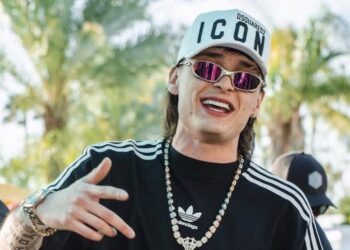 Peso Pluma desata polémica al proclamarse “El rey de los corridos”