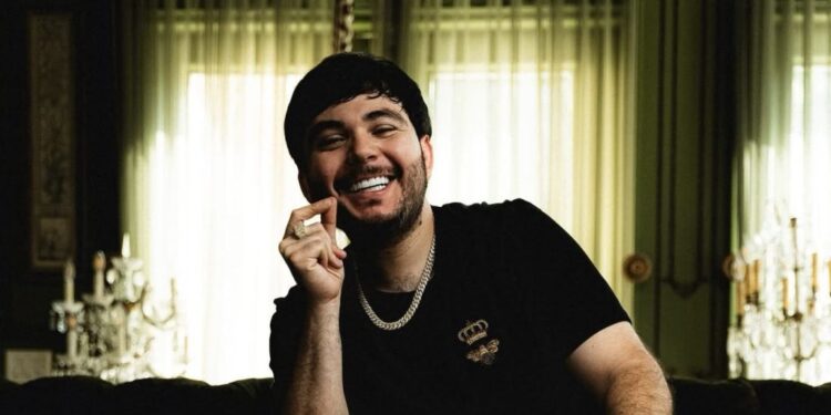 Tito Double P: de compositor en las sombras a estrella polémica de los corridos tumbados