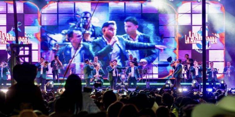 La Arrolladora Banda El Limón estrena “DPM”, una oda a la libertad escrita por Kany García y Richi López