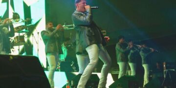 Los Recoditos conquistan el número uno de Billboard con “De esta me levanto”