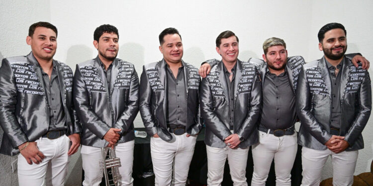 Los Recoditos defienden su estilo musical y destacan la responsabilidad de los artistas